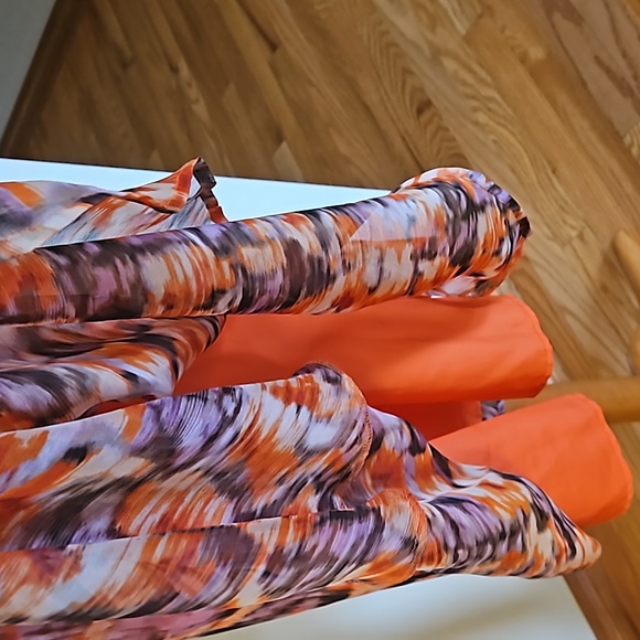 Andrew Marc, Floral Pattern Dress, Size 2 - Picture 4 of 6